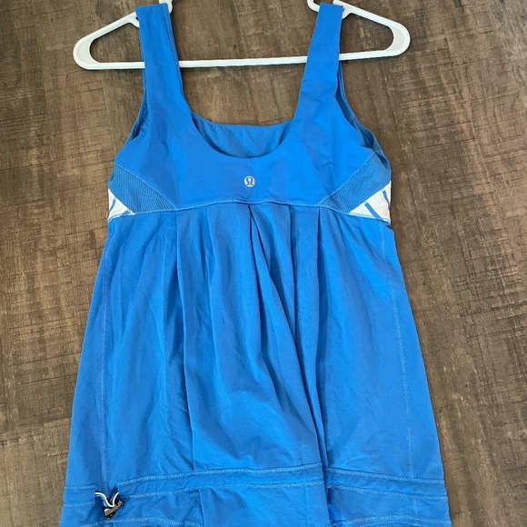 Lululemon Elevate Blue & White Tank Top - Picture 2 of 2